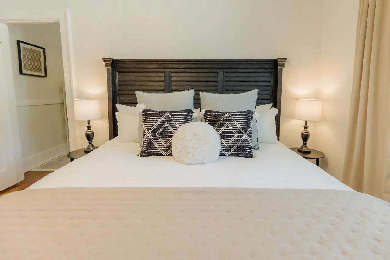 Historic Revival King Bed Midtown Memphis 70 Fast Wifi Free Parking Yes Pets Villa United States